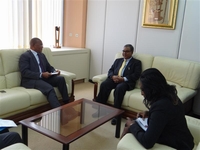 Relations économiques Inde – Côte d’Ivoire : L`ambassadeur de l`inde chez le ministre des PTIC